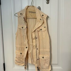Springy peach vest size small